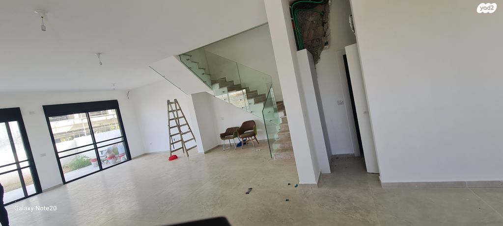 דו משפחתי, גדרה