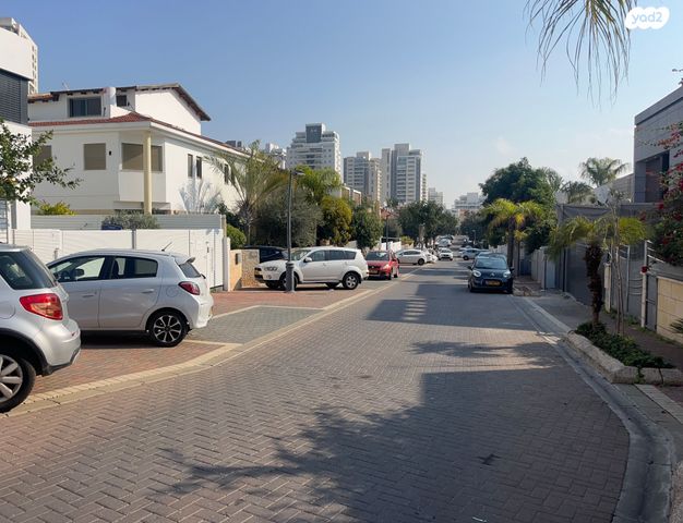 מגרשים, קרית אונו