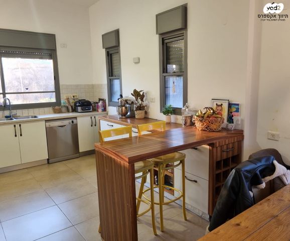 בית פרטי/ קוטג', עומר