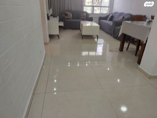 דירה, המתמיד, ג'סי כהן, חולון