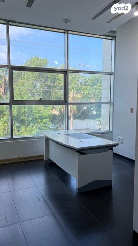 אולמות, בת ים