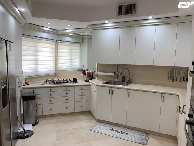 גג/ פנטהאוז, היסמין, הפרחים, כפר סבא