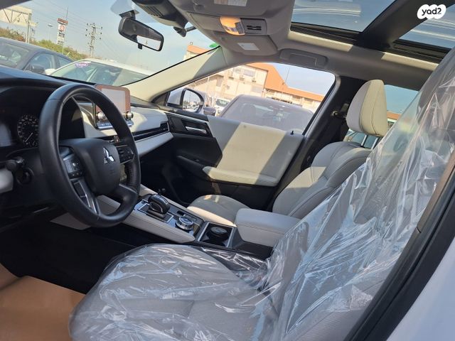 מיצובישי אאוטלנדר