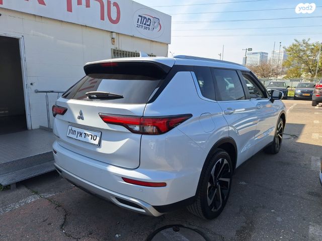 מיצובישי אאוטלנדר