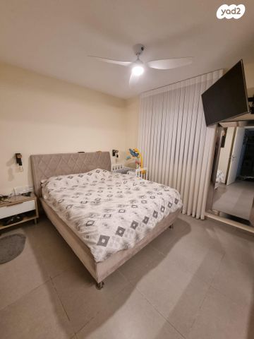 דירת גן, האגמית 1, החותרים, טירת כרמל