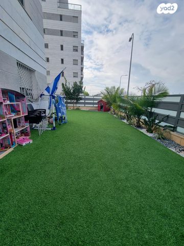 דירת גן, האגמית 1, החותרים, טירת כרמל