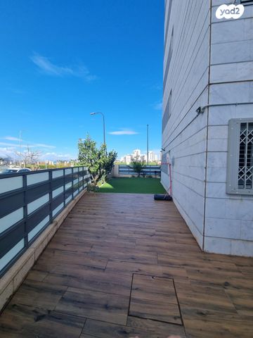 דירת גן, האגמית 1, החותרים, טירת כרמל