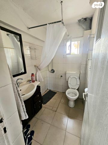 דירה, מבוא ישעיהו, הנביאים, קרית גת