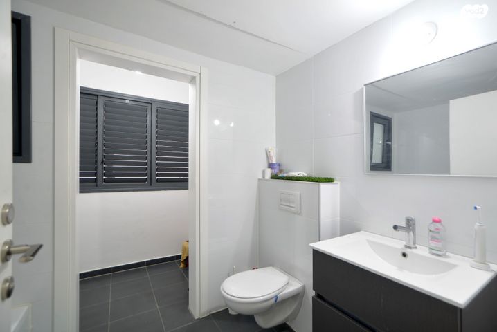 דירה, דולפין 2, גלי כרמל, טירת כרמל