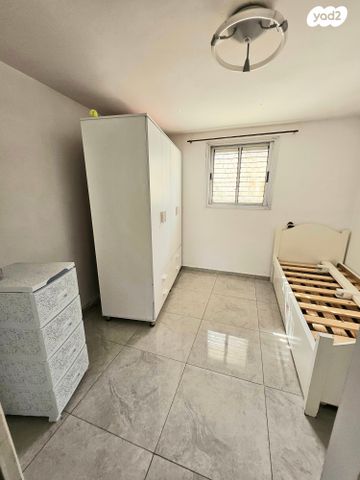 דירה, מבוא ישעיהו, הנביאים, קרית גת