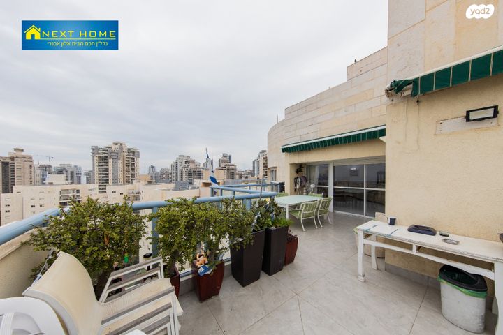 גג/ פנטהאוז, מרדכי גור 11, רמת פולג, נתניה