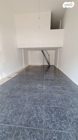 חנויות/ שטח מסחרי, הגליל, המיסדים, כרמיאל