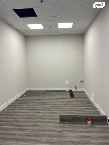 חנויות/ שטח מסחרי, שדרות העצמאות, ניצנה, בת ים