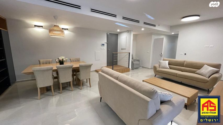 דירת גן, רחל אמנו, המושבה היוונית, ירושלים