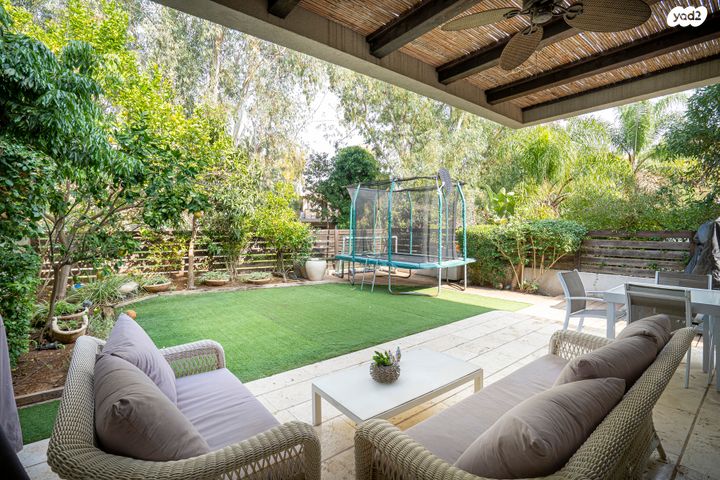 בית פרטי/ קוטג', לוטם, מתחם 19 - 20 (מתחם הפרחים), הוד השרון