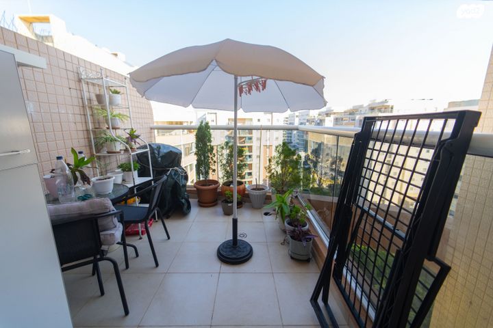 דירה, נחל פרת, אחוזת דניה, חדרה