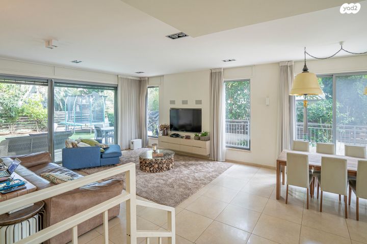 בית פרטי/ קוטג', לוטם, מתחם 19 - 20 (מתחם הפרחים), הוד השרון