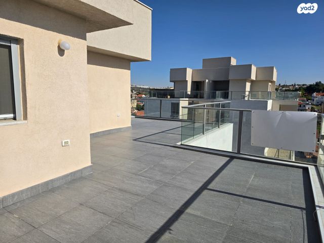 גג/ פנטהאוז, אביב, ראש העין