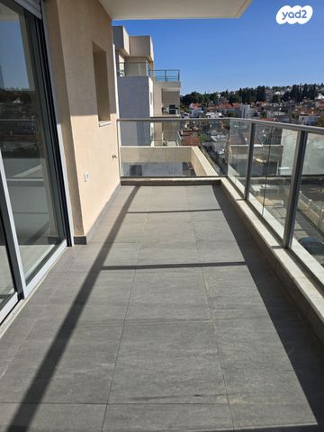 גג/ פנטהאוז, אביב, ראש העין