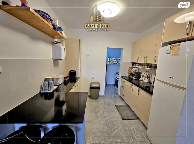 דירת גן, מעלה אדומים