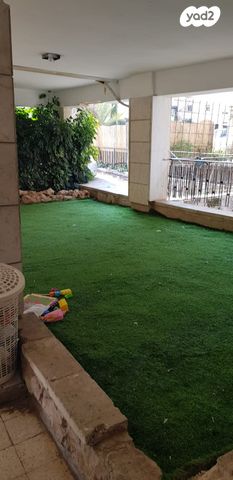 דירה, הרב עוזיאל 99, בית וגן, ירושלים