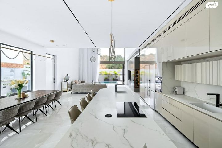 בית פרטי/ קוטג', אירוס