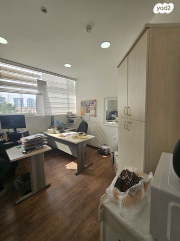 משרדים, הקוממיות, אזור תעשיה, בת ים