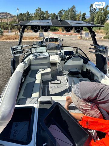 יאכטות - סירות מנוע