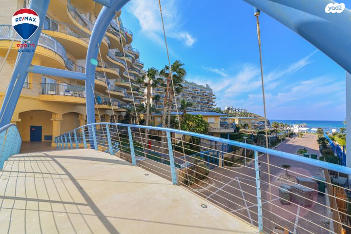 דירה, שדרות מנחם בגין 1, גבעת אולגה, חדרה