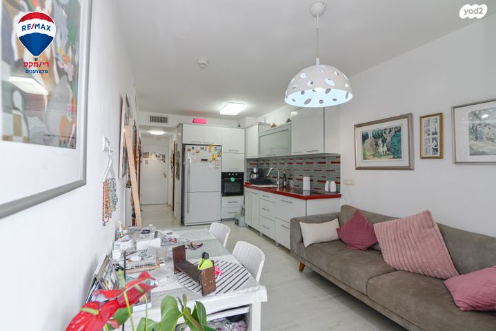 דירה, שדרות מנחם בגין 1, גבעת אולגה, חדרה