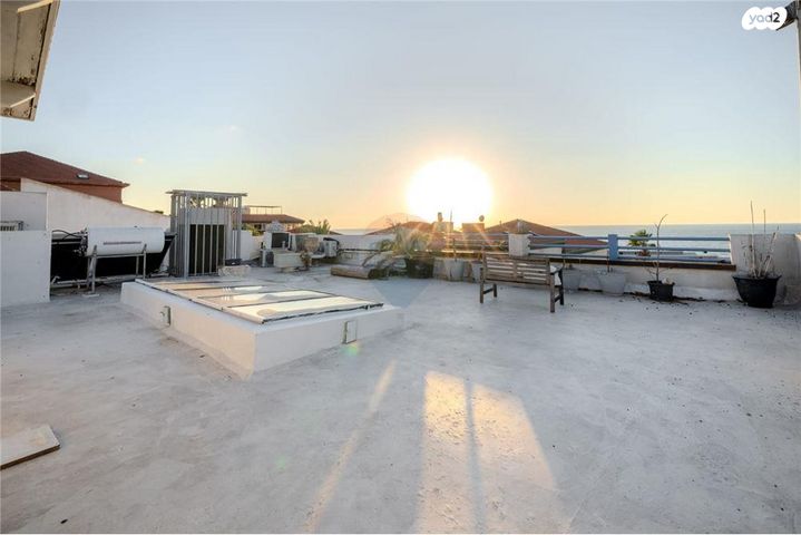 גג/ פנטהאוז, הצדף 9, עג'מי, גבעת העליה, תל אביב יפו