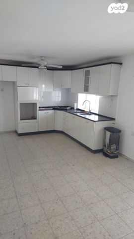 דו משפחתי, מזכרת בתיה