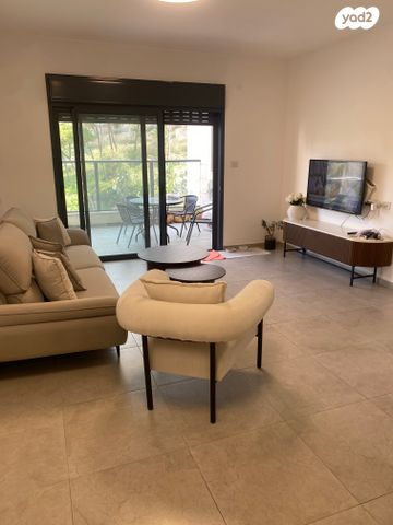 דירה, התדהר, יערת העמק, מגדל העמק