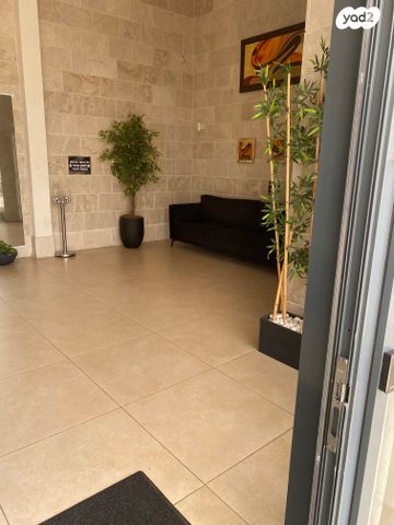 דירה, התדהר, יערת העמק, מגדל העמק