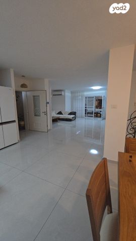 דו משפחתי, קהילת ניו יורק 31, נווה נוף, אקדמאים, לוד