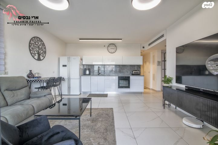 דירה, הכרמל, יבנה