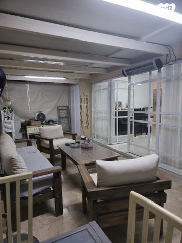 דו משפחתי, קהילת ניו יורק 31, נווה נוף, אקדמאים, לוד