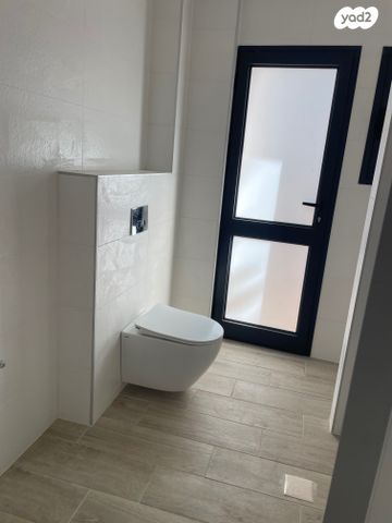 גג/ פנטהאוז, שלום אש, הדר יוסף, תל אביב יפו