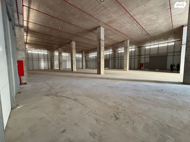 מבני תעשיה, יבנה