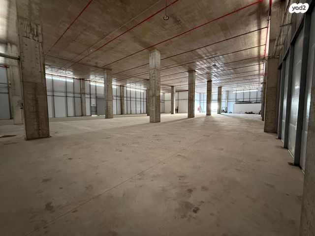 מבני תעשיה, יבנה