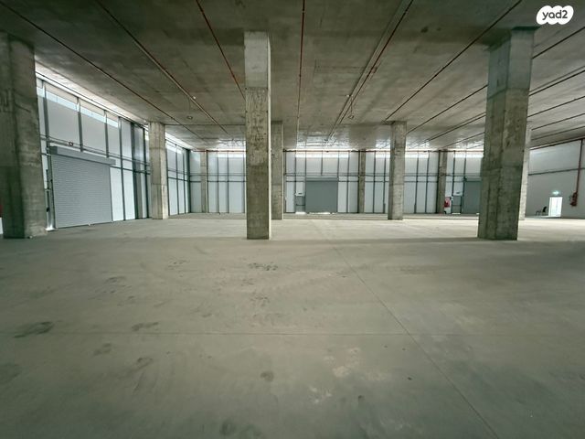 מבני תעשיה, יבנה