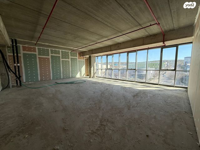 משרדים, מרכז עינב, מודיעין מכבים רעות