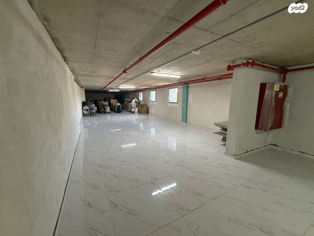 משרדים, יבנה