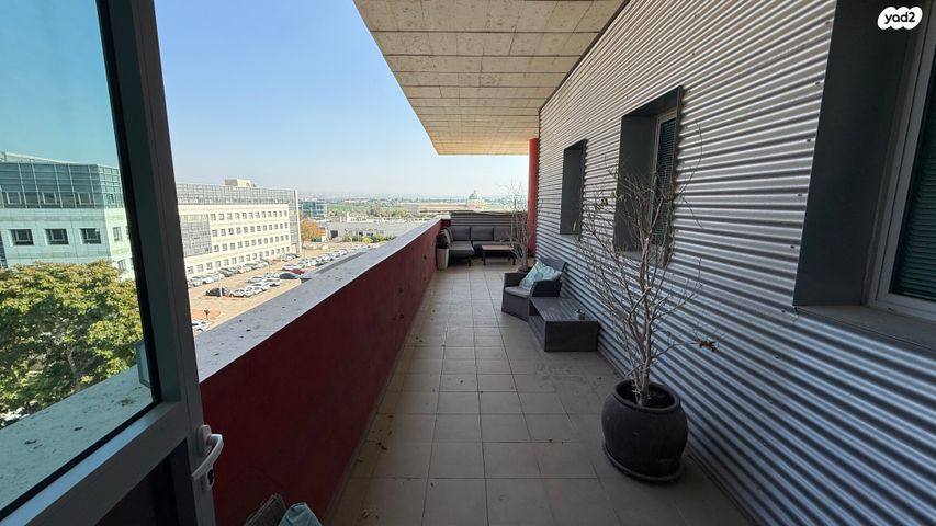 בניין משרדים, גולן, קרית שדה התעופה, קרית שדה התעופה / איירפורט סיטי