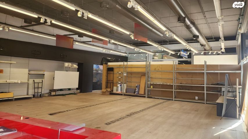 חנויות/ שטח מסחרי