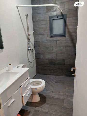 משרדים, שדרות וייצמן, מוצקין הותיקה, קרית מוצקין