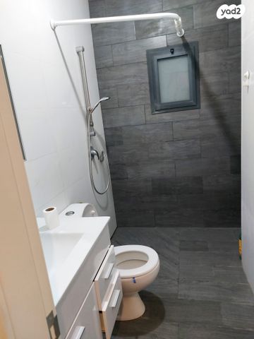 משרדים, שדרות וייצמן, מוצקין הותיקה, קרית מוצקין