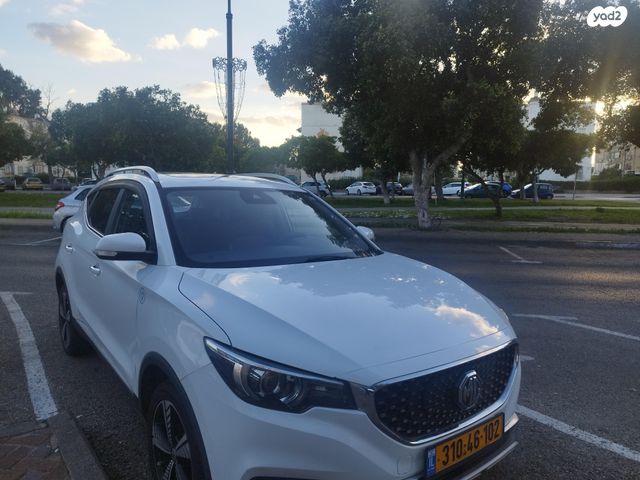 מודעת רכב אם ג'י ZS