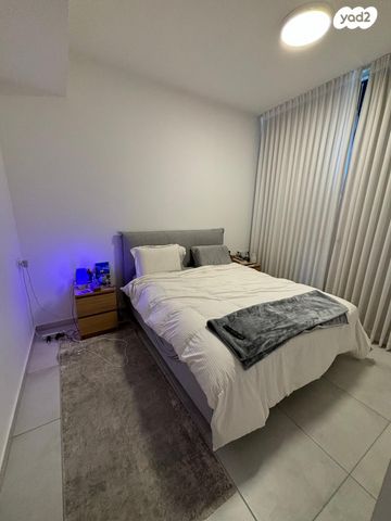 דירה, דרך מנחם בגין 158, מונטיפיורי, הרכבת, תל אביב יפו