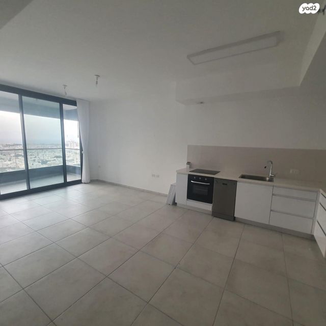 דירה, דרך מנחם בגין 158, מונטיפיורי, הרכבת, תל אביב יפו